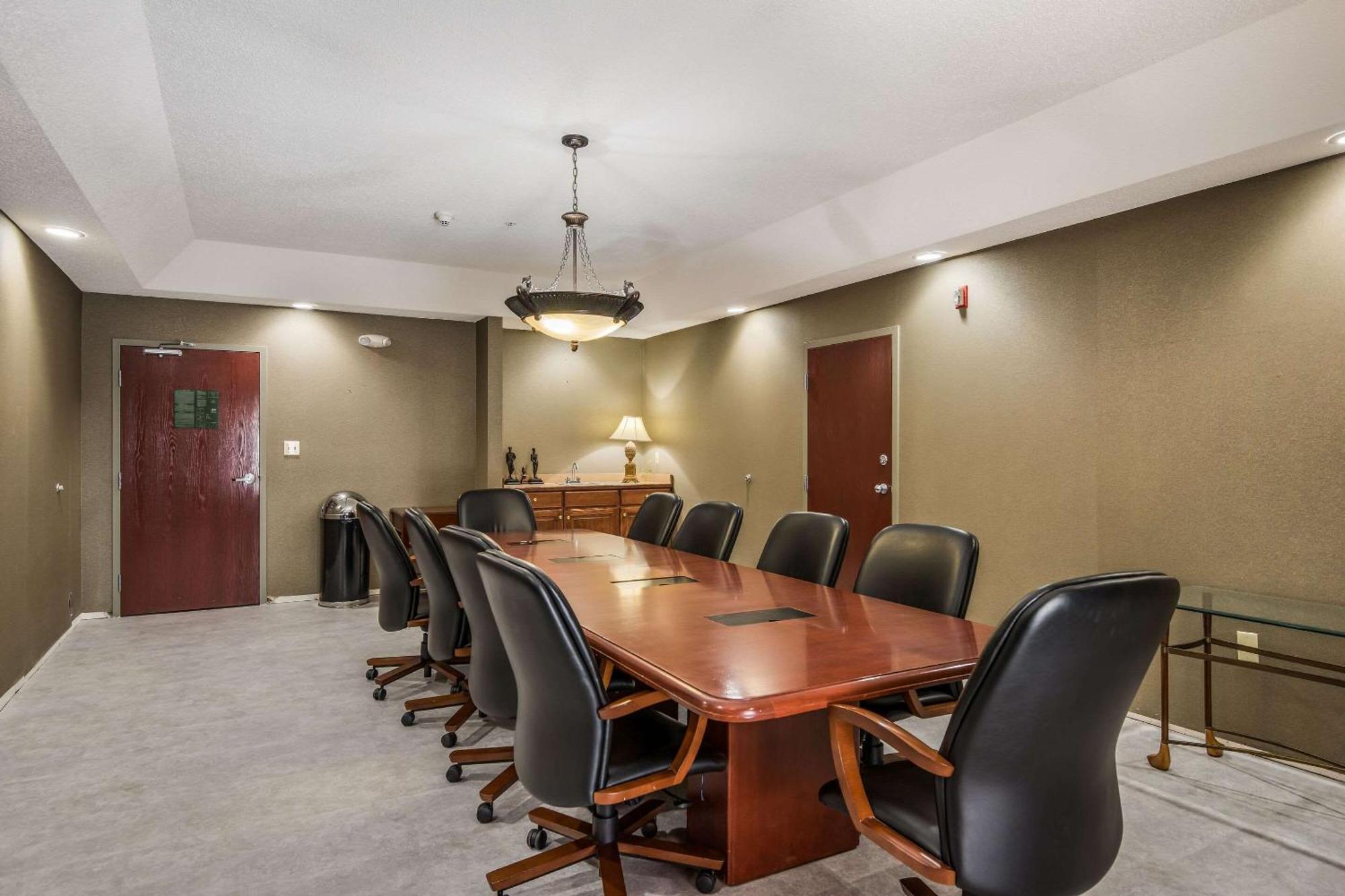 Quality Inn & Suites Quincy - Downtown Extérieur photo