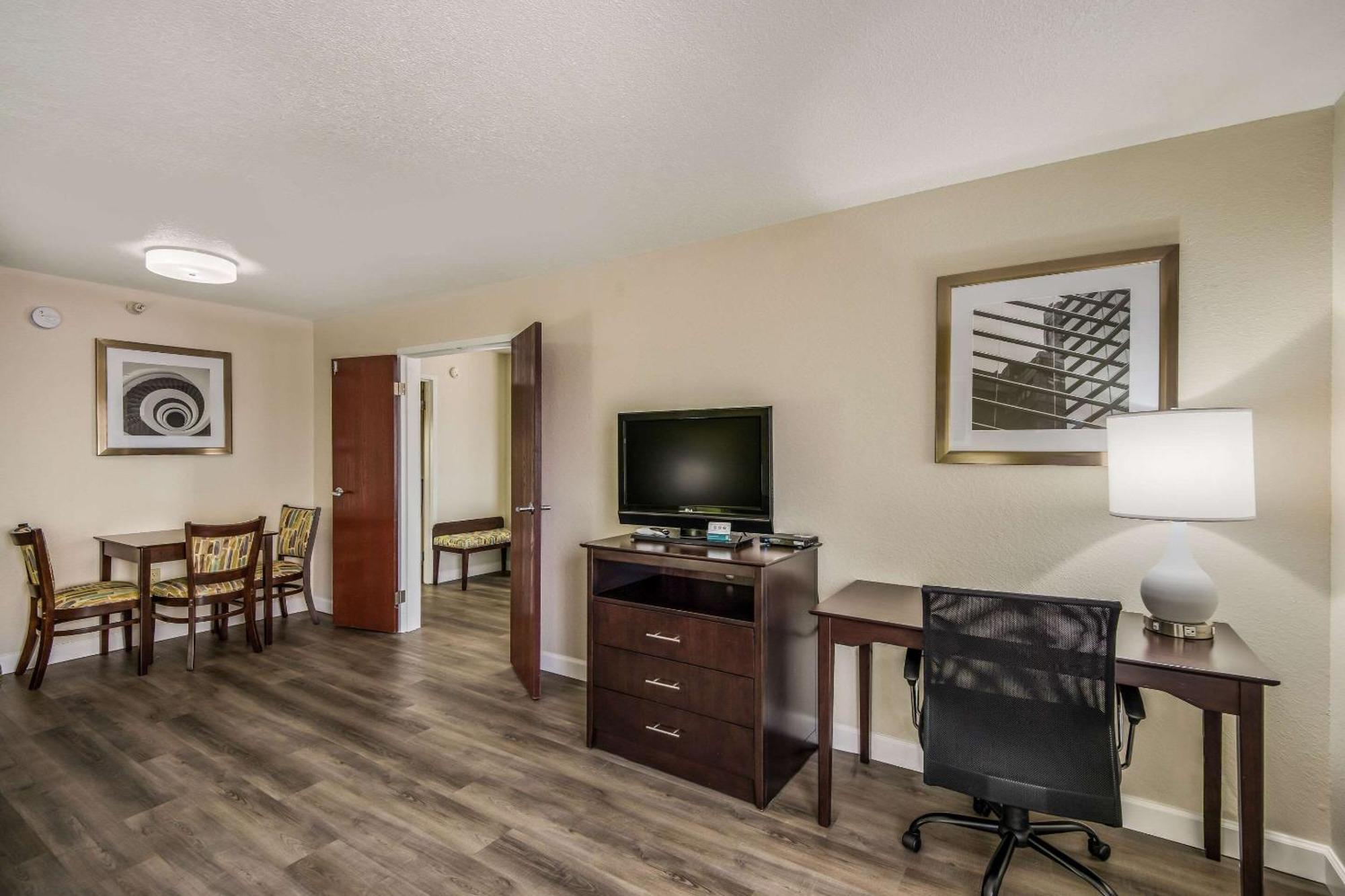 Quality Inn & Suites Quincy - Downtown Extérieur photo