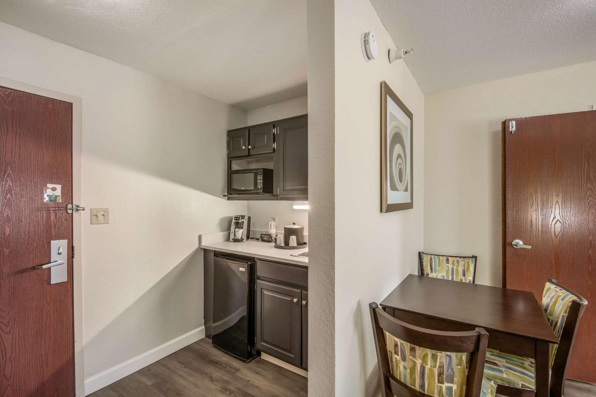 Quality Inn & Suites Quincy - Downtown Extérieur photo