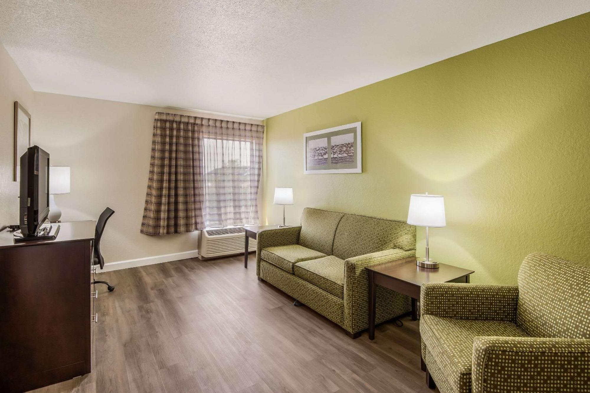 Quality Inn & Suites Quincy - Downtown Extérieur photo