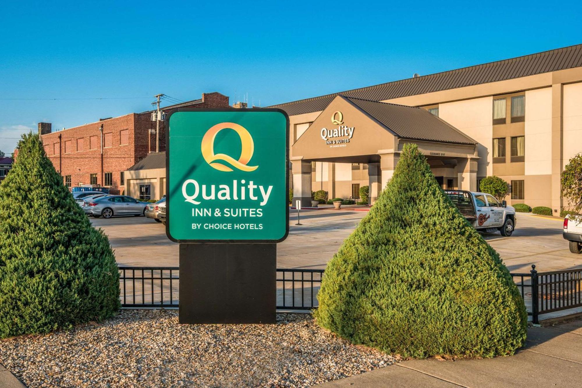 Quality Inn & Suites Quincy - Downtown Extérieur photo